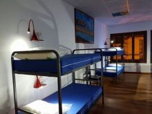 Albergue El Rey Casto, Salas