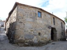 Casa do Arco, Mézio