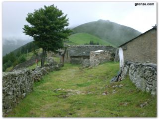 La aldea de Montefurado, en el Camino Primitivo