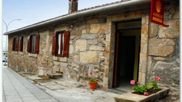 Albergue Moreira, Cee