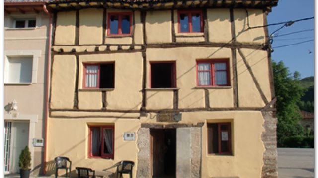 Albergue parroquial San Francisco de Asís, Tosantos