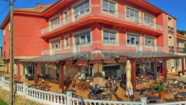 Albergue As Eiras, Lires