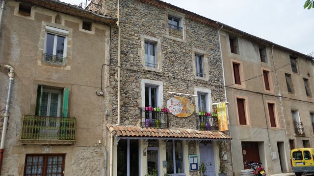 L'Auberge Gourmande, Lunas