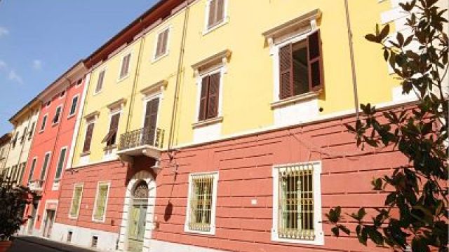 B&B Cavour 33, Massa