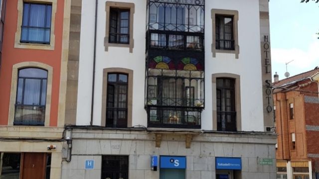 Hotel Soto, Salas