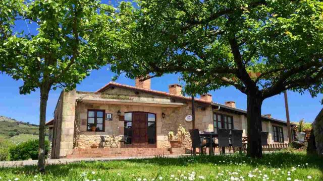 Posada La Roblera, Oreña