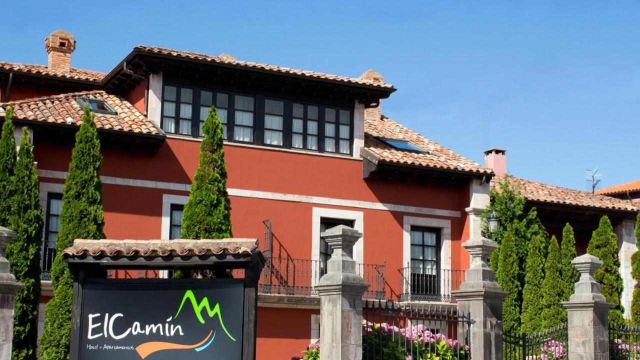 Hotel y Apartamentos El Camín, Poo