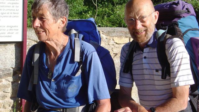 El profesor Pierre Swalus y su mujer Simonne Van Goethem, en el Camino de Norte.