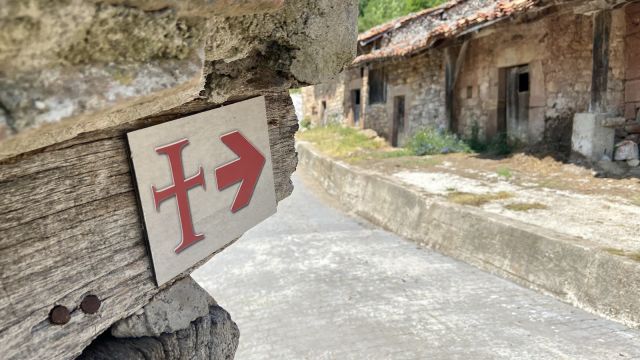 Señalización del Camino Lebaniego en Burio