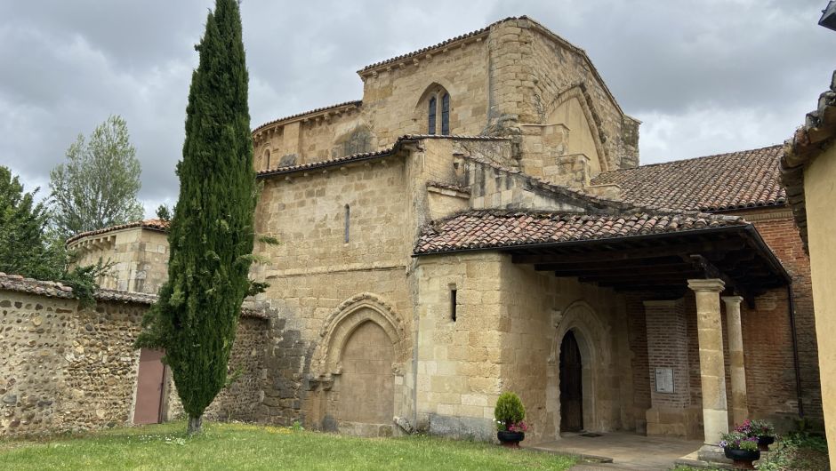 Iglesia del Monasterio de Santa María la Real de Gradefes