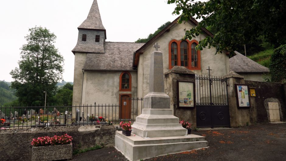 Iglesia del pequeño pueblo de Soulagnets