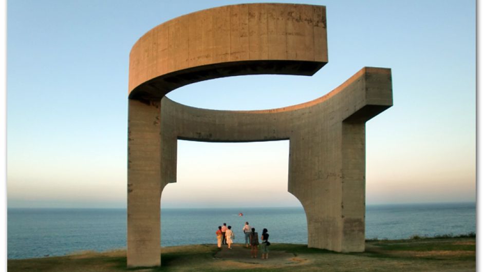 Escultura Elogio del Horizonte, Gijón