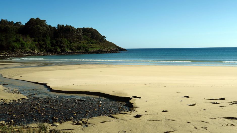 La pequeña playa de Estorde