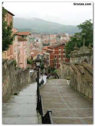 Bajando al casco histórico de Bilbao
