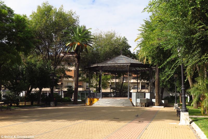 Kiosko de música en un parque de Lucena Kiosko de música en un parque de Lucena