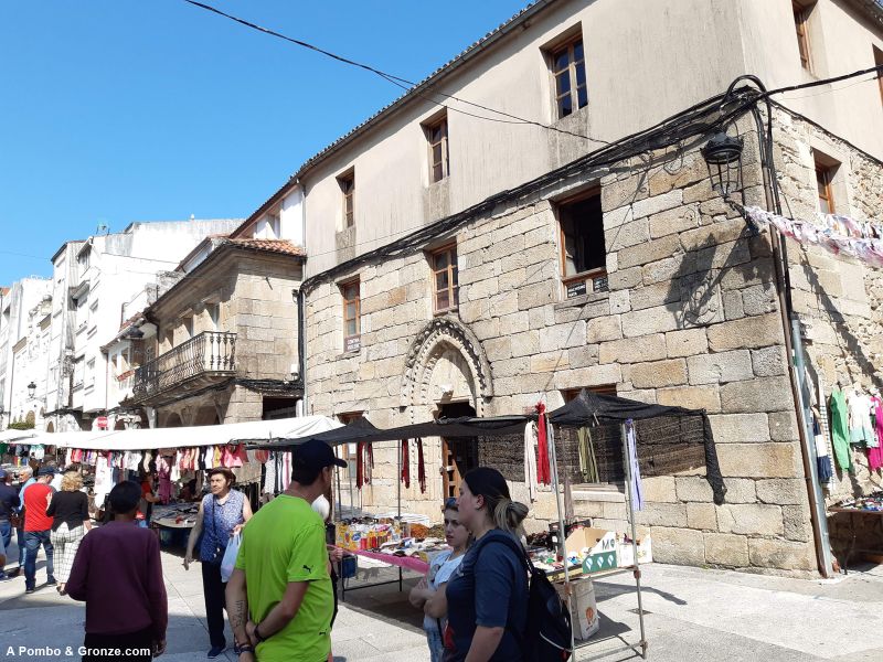 Antiguo hospital de peregrinos en día de mercado, Noia Antiguo hospital de peregrinos en día de mercado, Noia