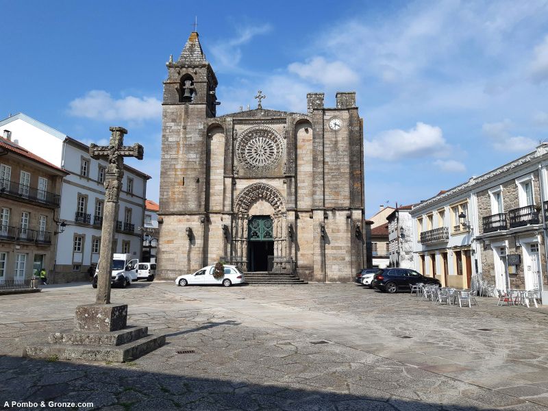 Iglesia de San Martiño, Praza do Tapal, Noia Iglesia de San Martiño, Praza do Tapal, Noia