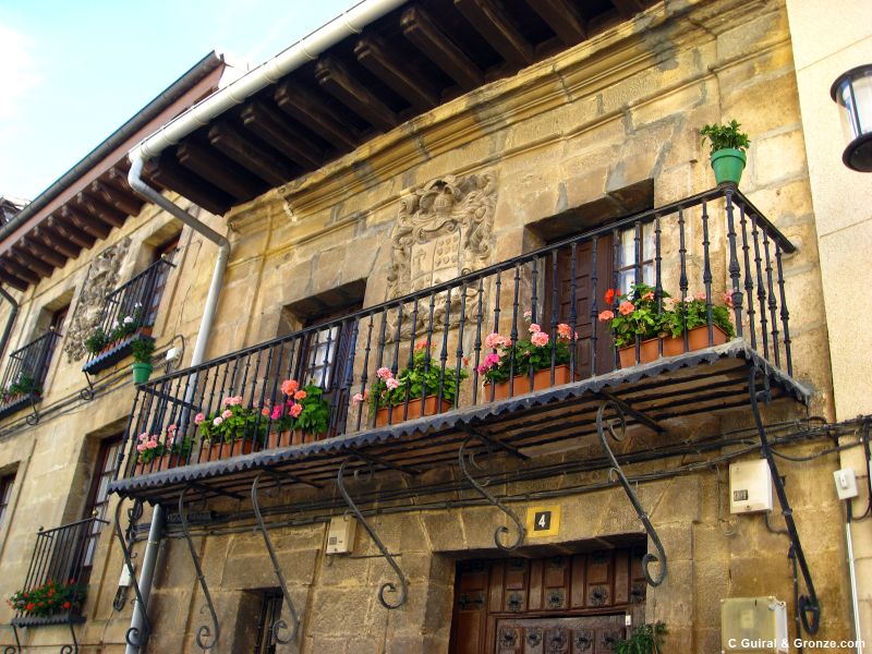 Casona blasonada en Salinillas de Burandón Casona blasonada en Salinillas de Burandón