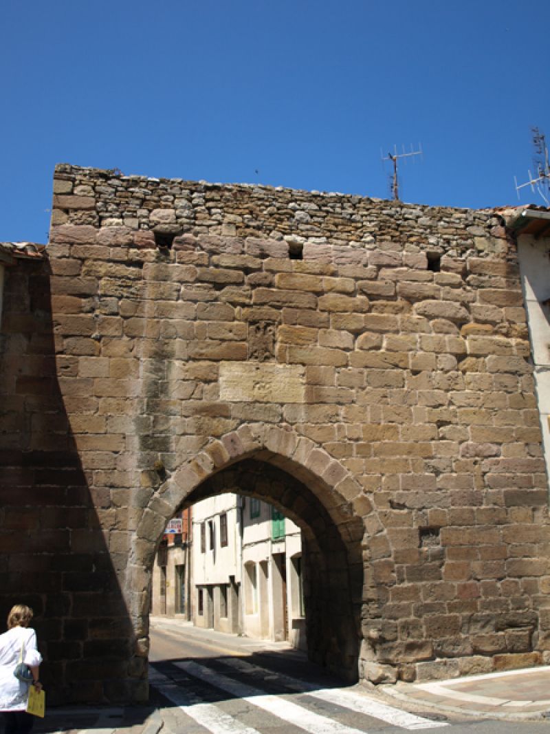 Aguilar de Campoo (Puerta de la Muralla)
