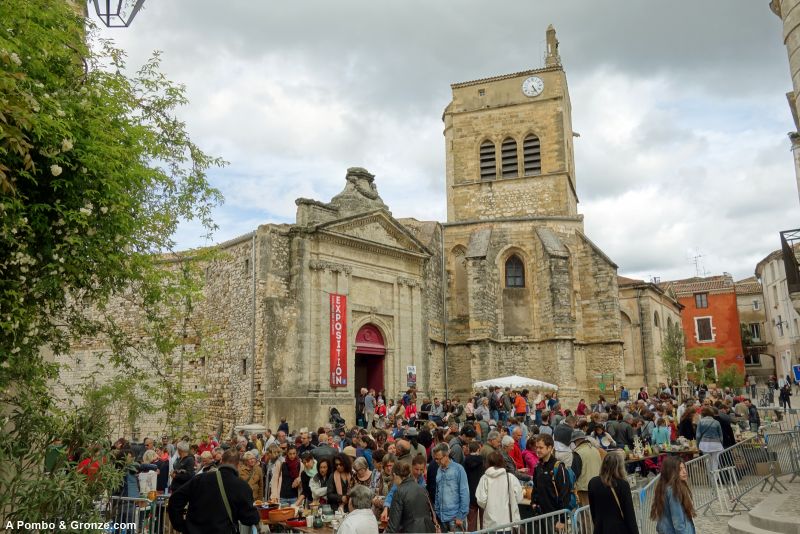 Iglesia de Saint-Jean-Baptiste y mercado de cerámica, Aniane