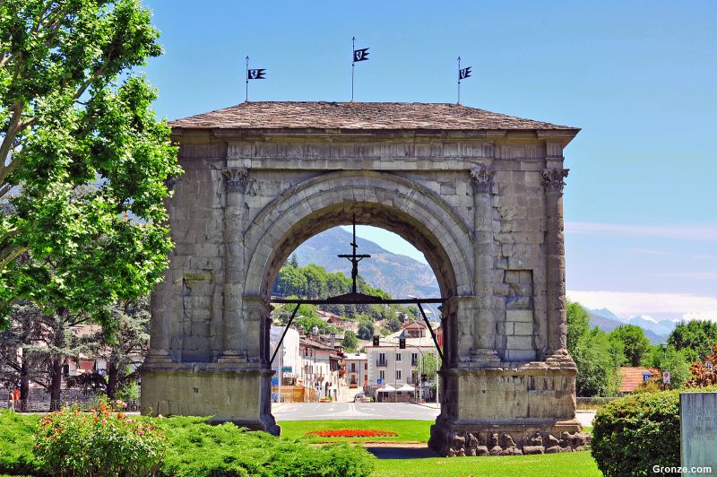 Arco de Augusto, Aosta Arco de Augusto, Aosta