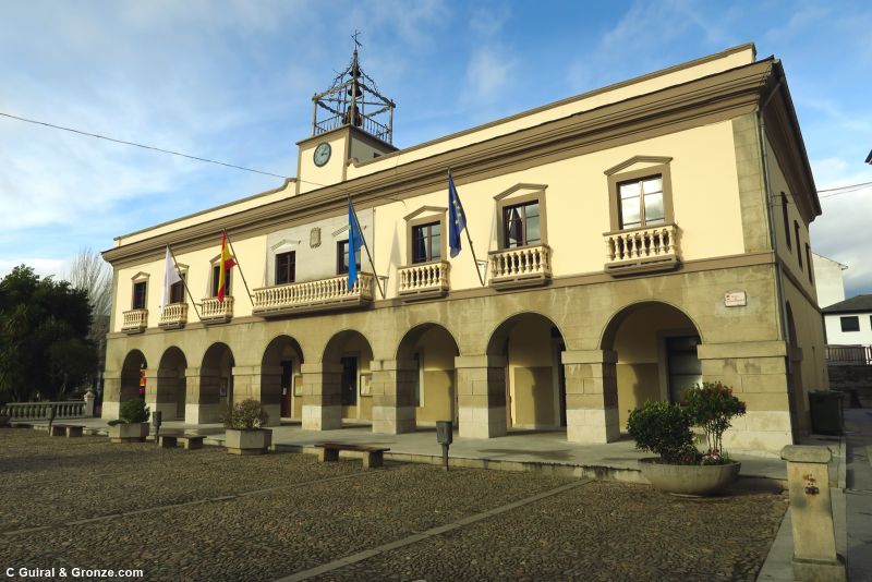Edificio del ayuntamiento de Vegadeo