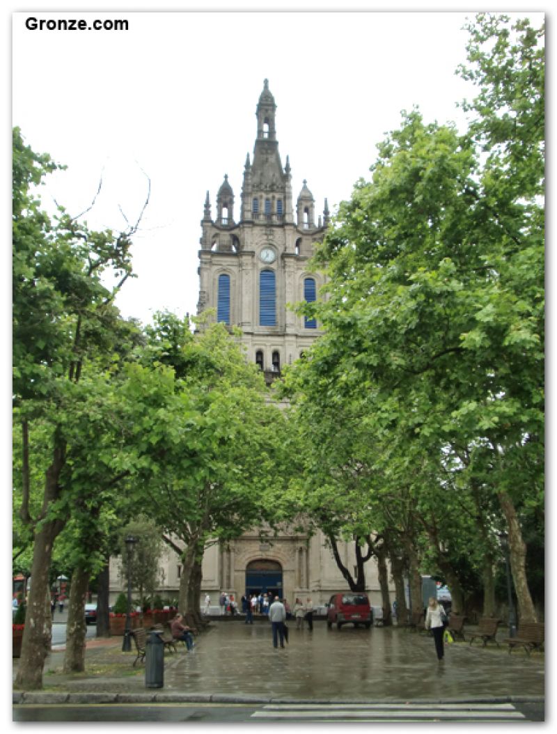 Basílica de Begoña, a la entrada de Bilbao Basílica de Begoña, a la entrada de Bilbao