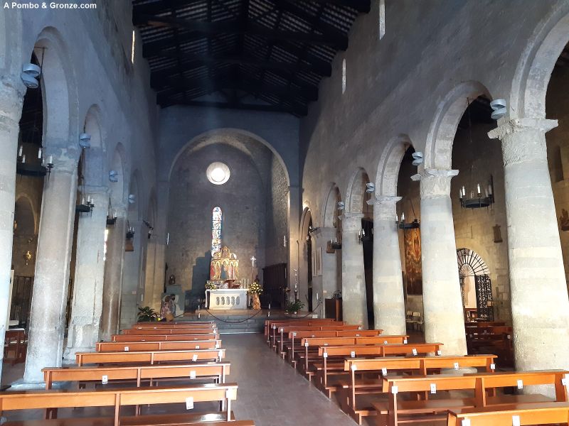 Interior de la basílica-colegiata de Santa Cristina, Bolsena