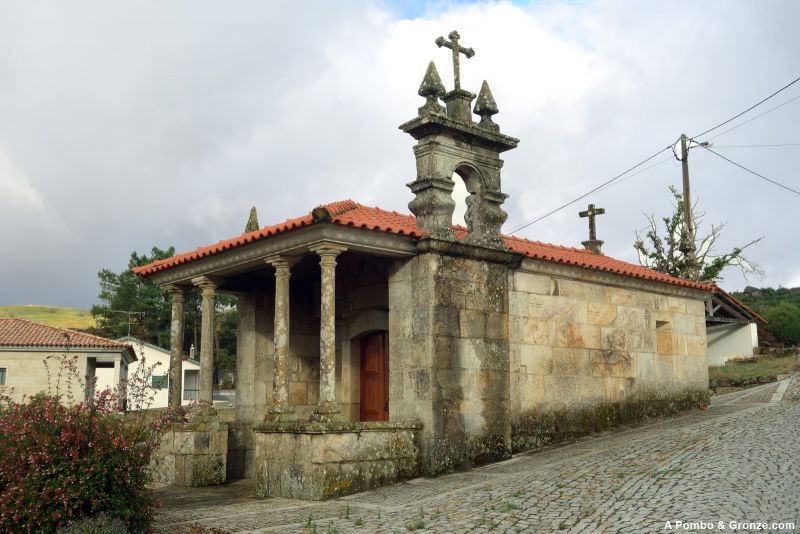 Capilla de Nossa Senhora das Antas, Mézio