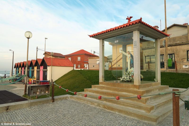 Capilla vidriada, Vila Chã