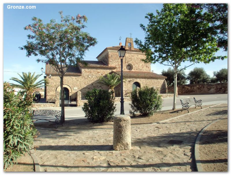 Ermita de Santiago, a la salida de Casar de Cáceres