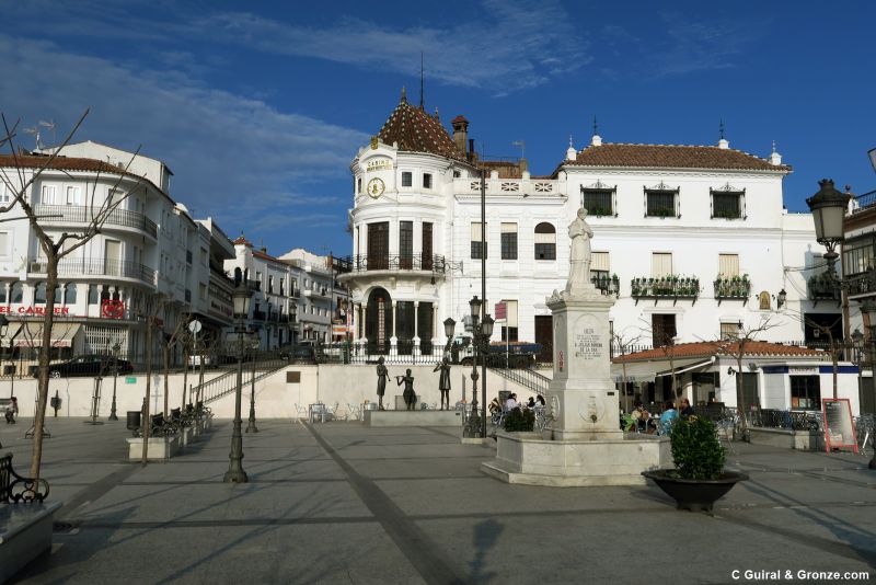 El edificio del Casino en la plaza del Marqués de Aracena