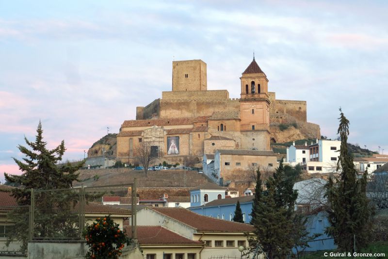 Castillo de Alcaudete y la iglesia de Santa María