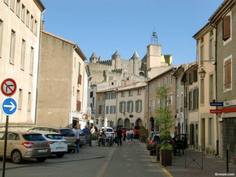 Calle de acceso a la Cité, Carcassonne