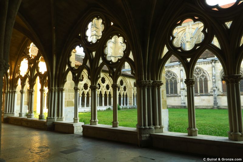 Claustro de la catedral de Bayonne