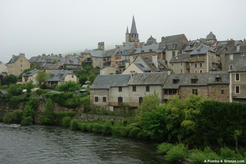 Saint-Côme-d’Olt desde la salida del Camino Saint-Côme-d’Olt desde la salida del Camino