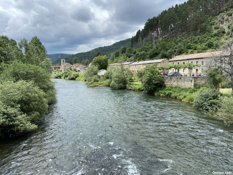 Crémenes, a la vera del río Esla