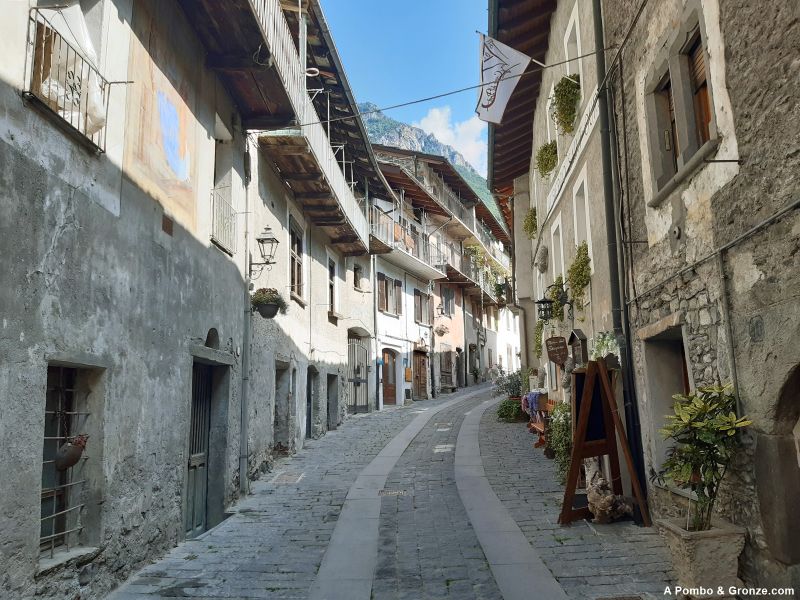 Via Principe Tommaso, Donnas