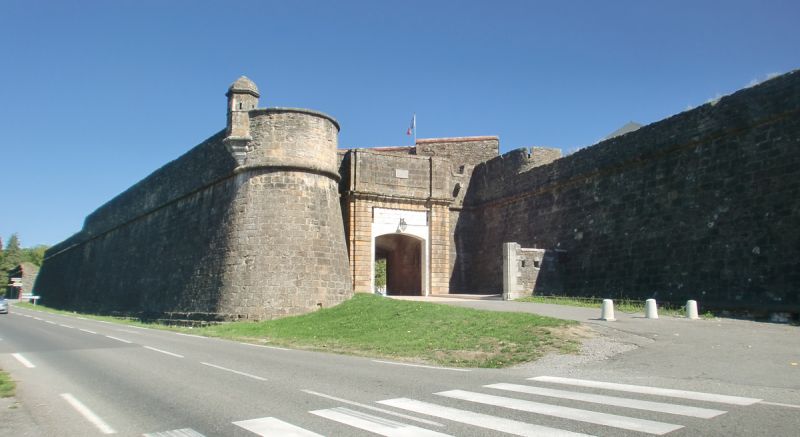 Fortaleza de Navarrenx, a la salida Fortaleza de Navarrenx, a la salida