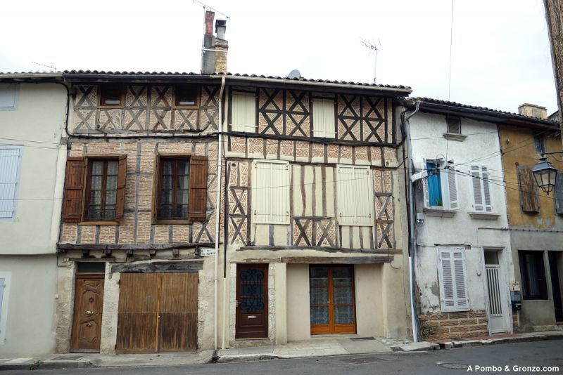 Edificios antiguos en la rue Bistouquet, Eauze