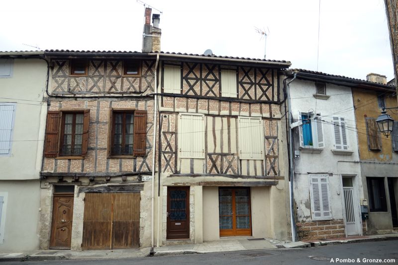 Edificios antiguos en la rue Bistouquet, Eauze Edificios antiguos en la rue Bistouquet, Eauze