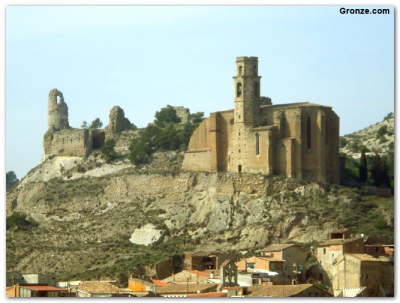 Castillo e iglesia de Santa Maria, Castelló de Farfanya Castillo e iglesia de Santa Maria, Castelló de Farfanya