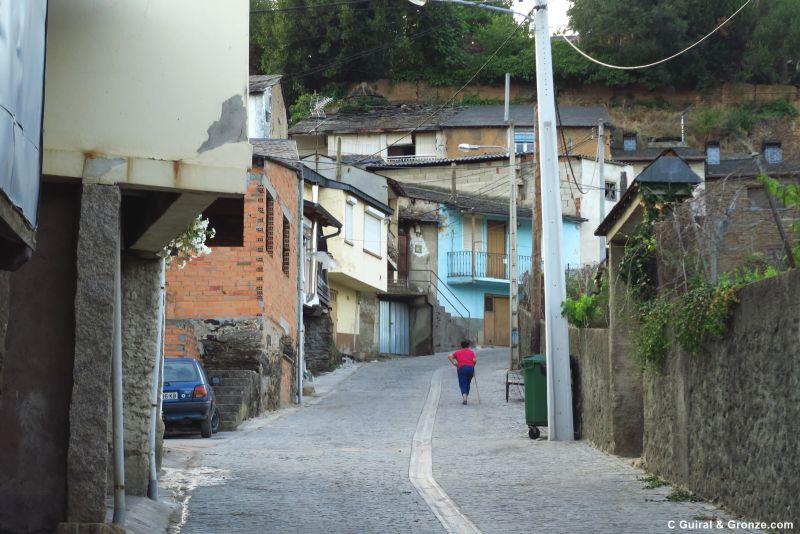 Calle del barrio de Fontei, A Rúa de Valdeorras