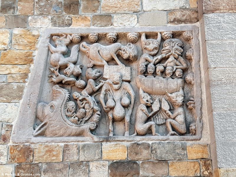 Relieve del Infierno, pieve de Santa María, Fornovo di Taro Relieve del Infierno, pieve de Santa María, Fornovo di Taro