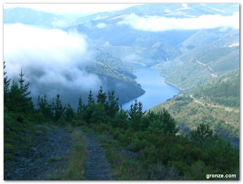 Embalse de Grandas de Salime, Camino Primitivo