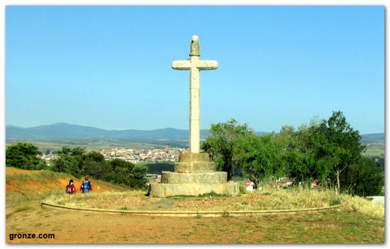 Crucero de Santo Toribio, de camino a Astorga