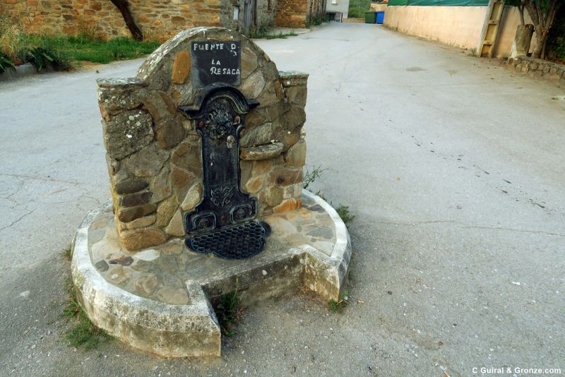 Fuente de la Resaca, punto de partida de Las Médulas Fuente de la Resaca, punto de partida de Las Médulas
