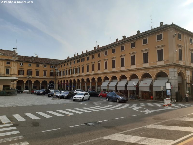 Piazza della Repubblica, Garlasco Piazza della Repubblica, Garlasco