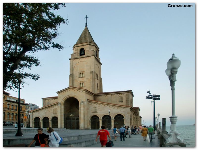 Iglesia de San Pedro, Gijón Iglesia de San Pedro, Gijón