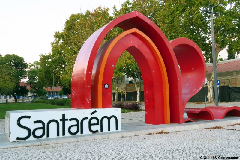Santarém es conocida como la capital del gótico Santarém es conocida como la capital del gótico